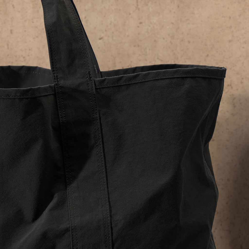 Grand cabas en nylon mat - Noir