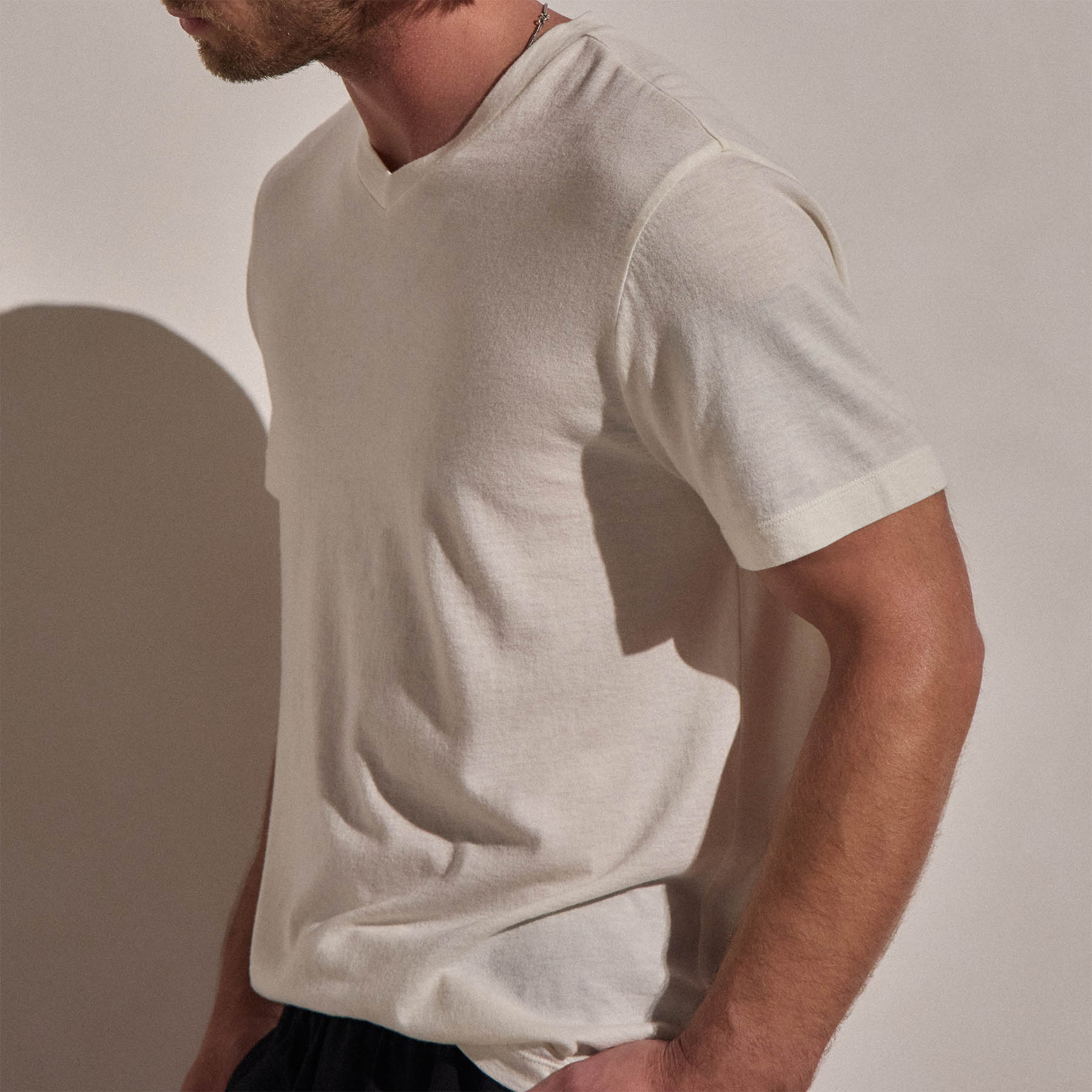 T-shirt col V en cachemire de coton à manches courtes - Blanc