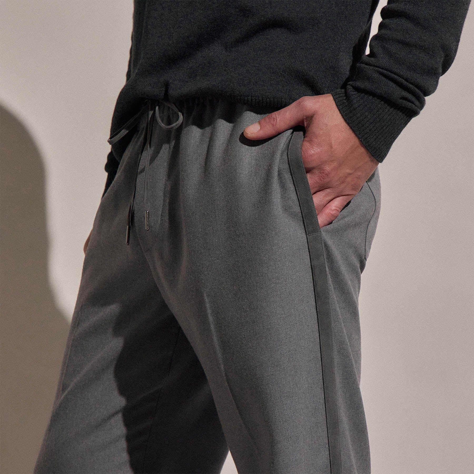 Pantalon à cordon en laine avec empiècements en daim - Gris chiné