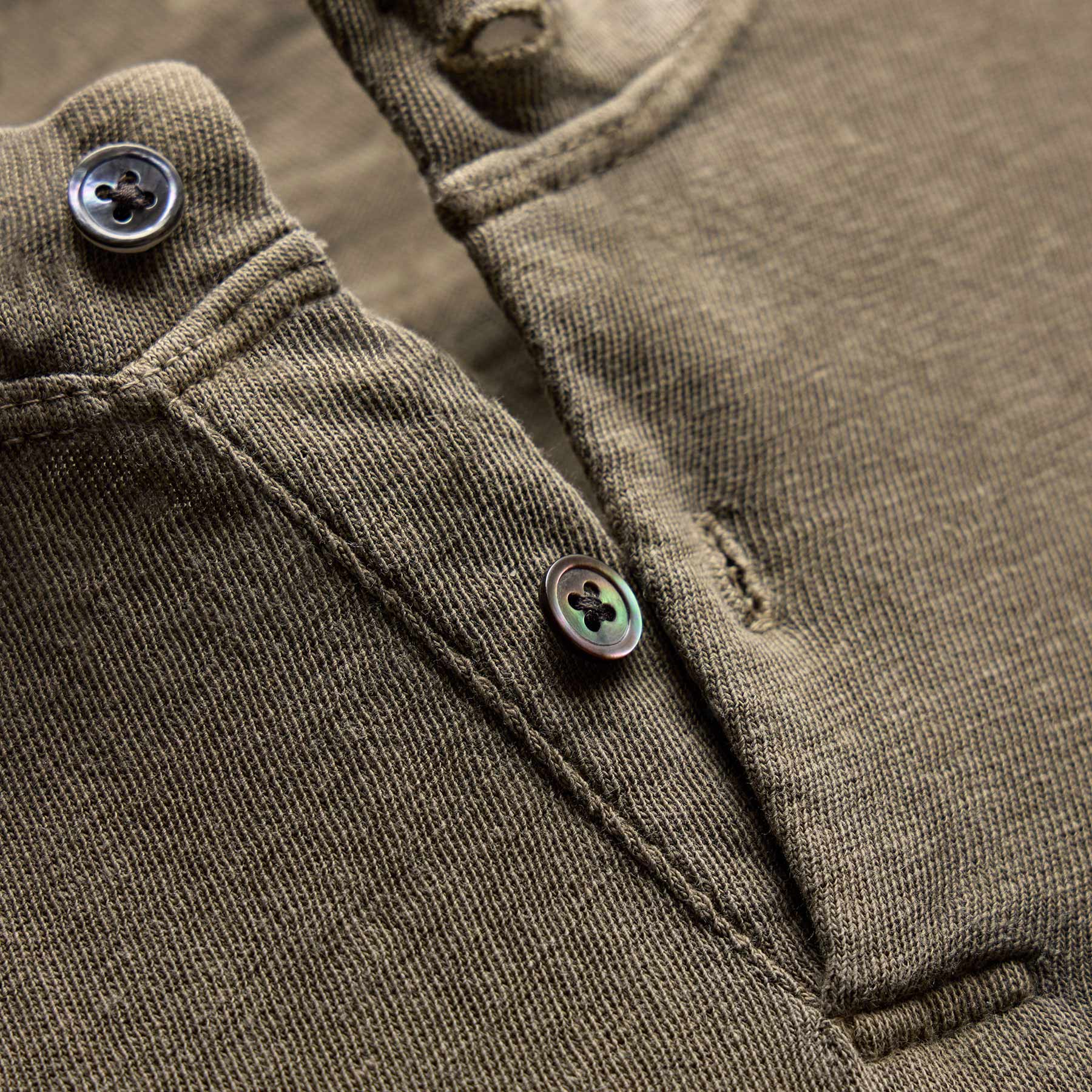 Henley en jersey flammé à manches courtes - Pigment vert olive clair