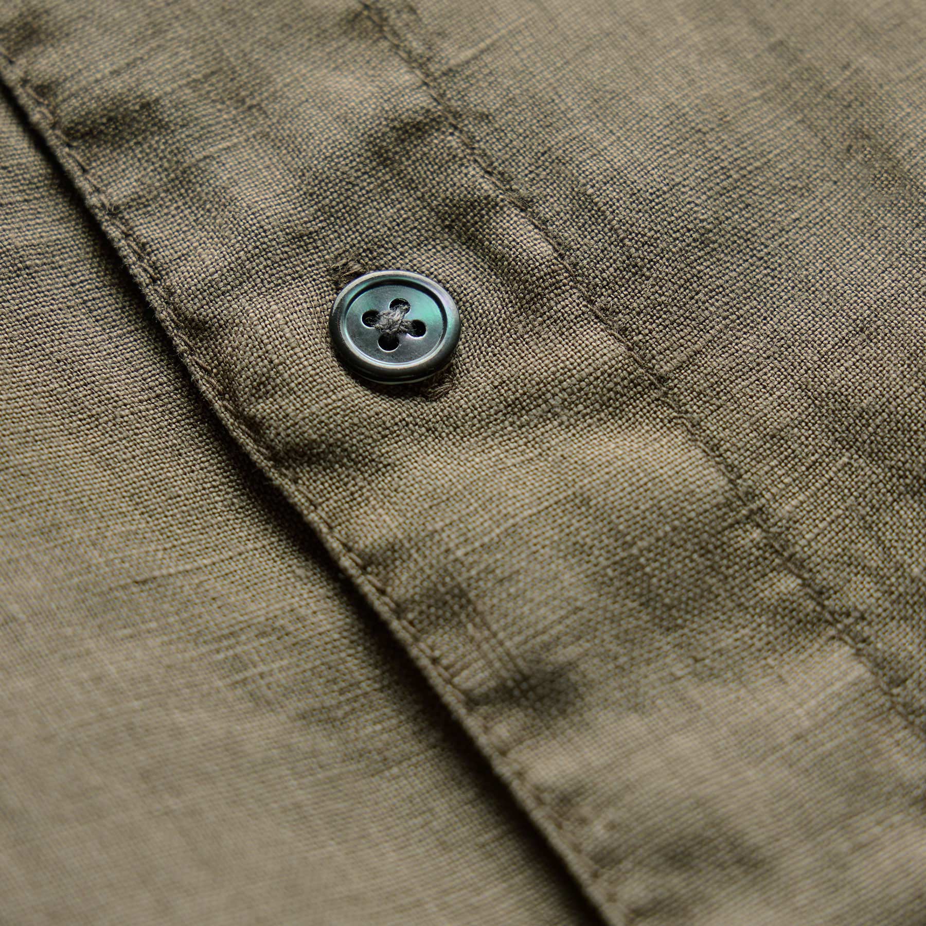 Chemise en lin léger – Pigment vert olive clair