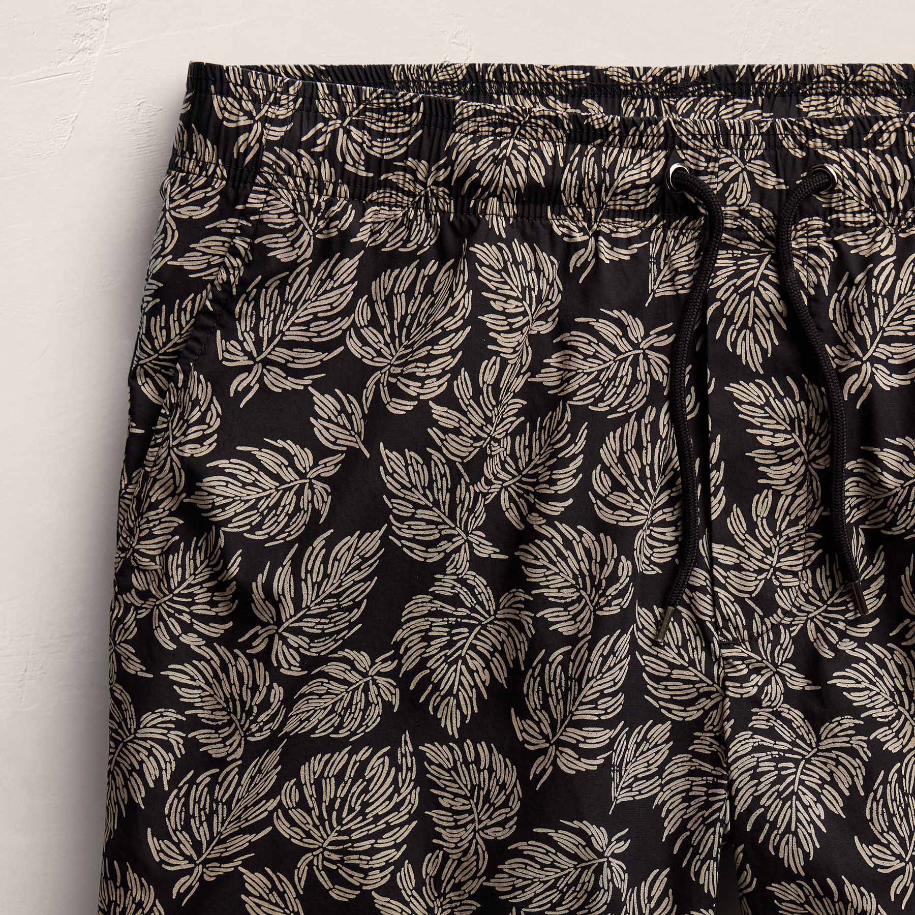 Palm Printed Short - Black/Stone Pigment