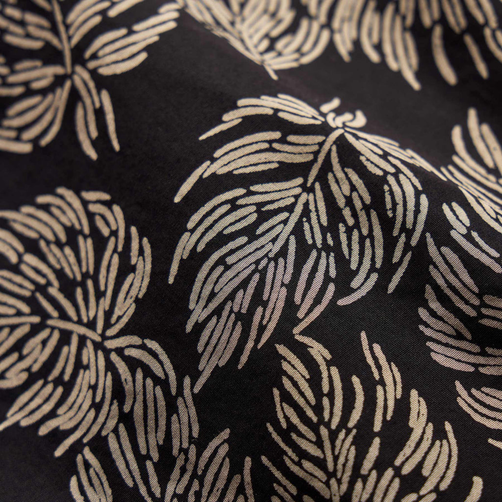 Short imprimé palmiers – Pigment noir/pierre