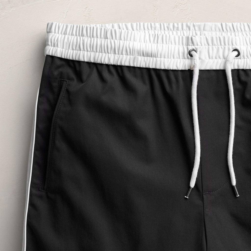 Short de sport en sergé de coton surélevé - Noir/Latte/Blanc