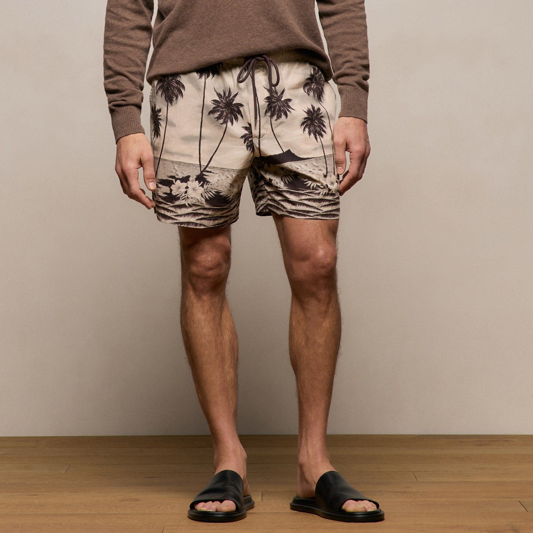 Palm Printed Short - Stone