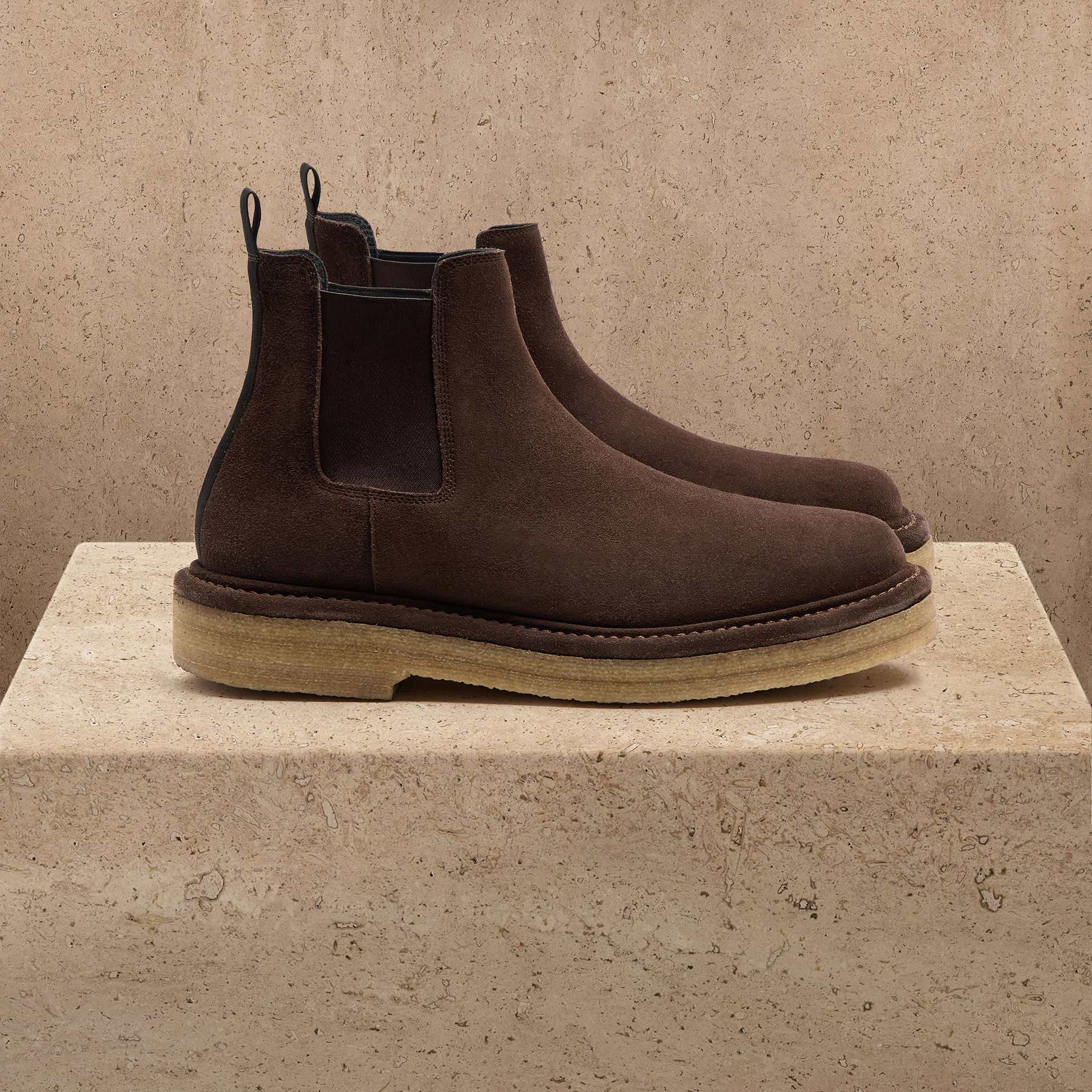 Boots Chelsea en daim pour homme - Café