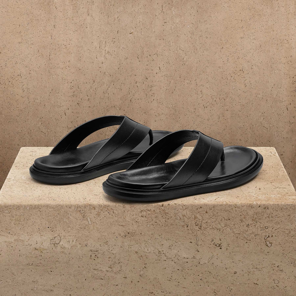 Sandales entre-doigts homme en cuir de veau - Noir
